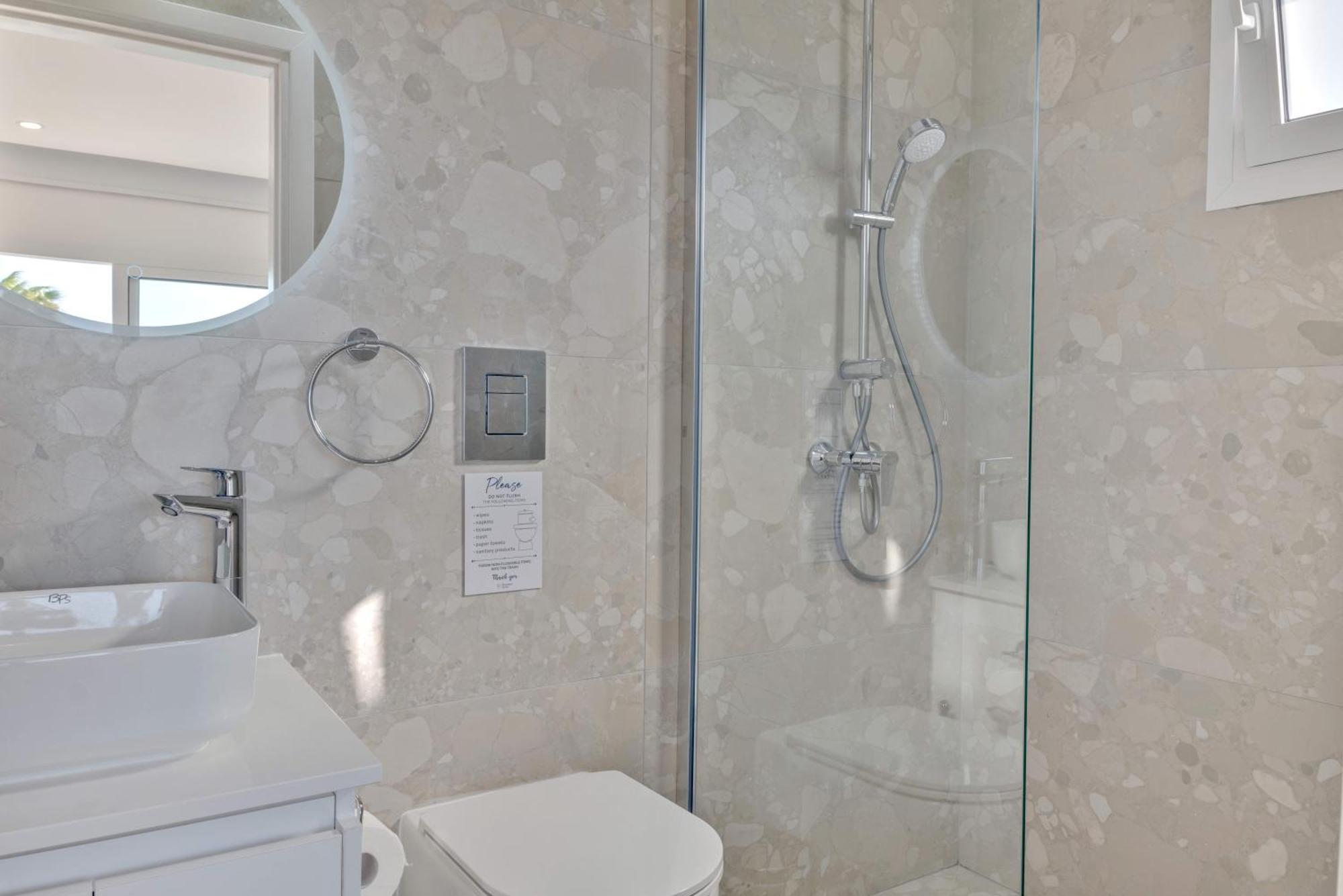 Phaedrus Living: Seaview Luxury Flat Limnaria 150 Apartment Paphos Exterior photo