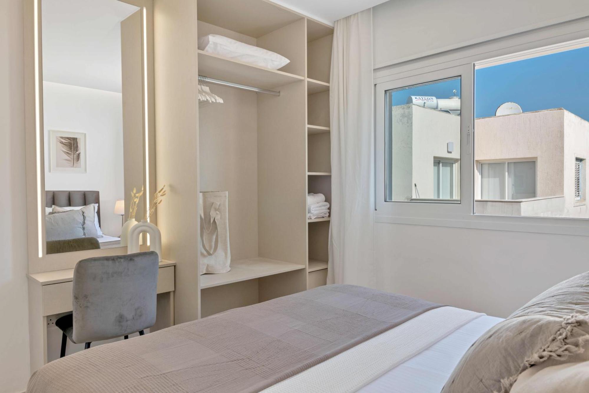 Phaedrus Living: Seaview Luxury Flat Limnaria 150 Apartment Paphos Exterior photo