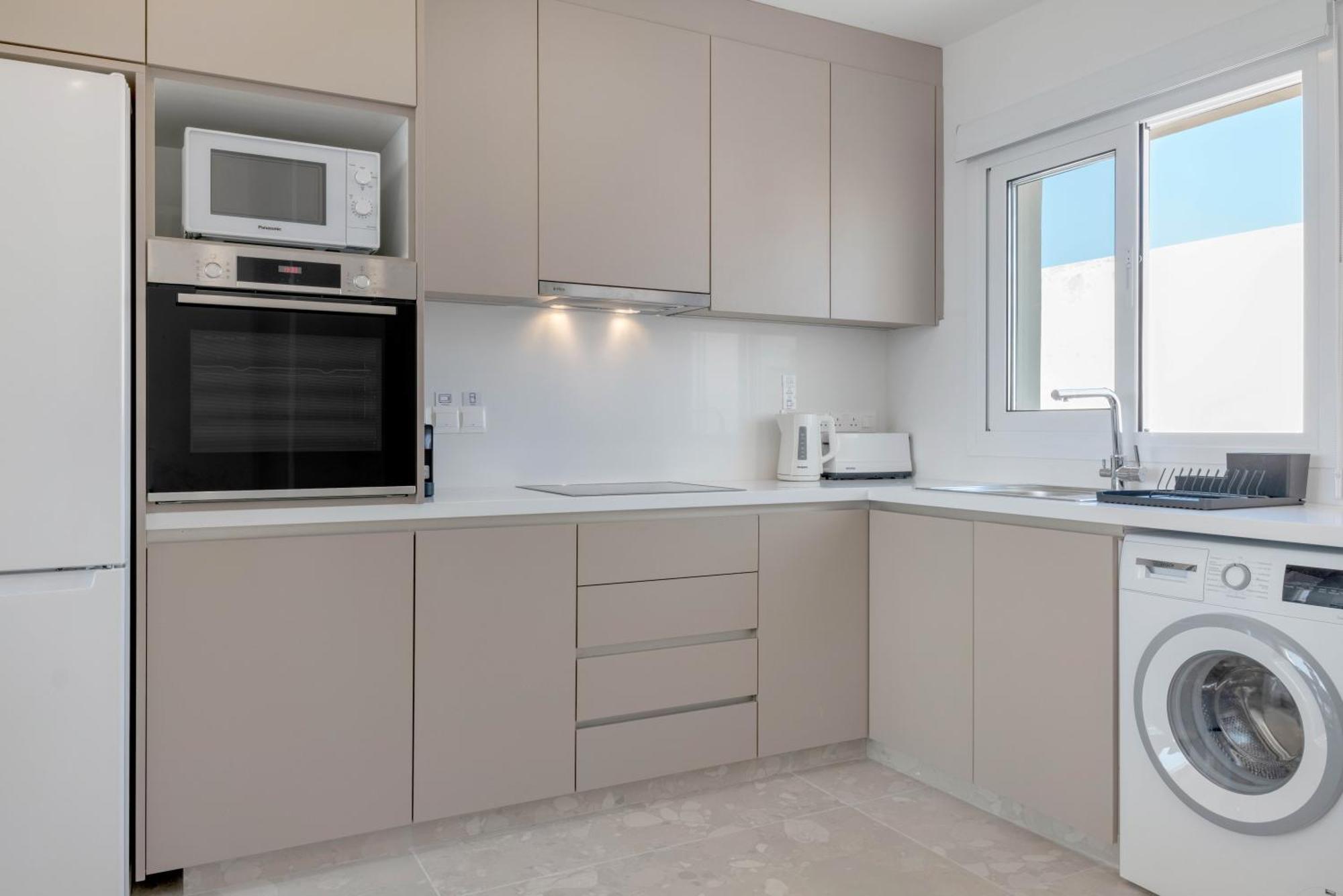Phaedrus Living: Seaview Luxury Flat Limnaria 150 Apartment Paphos Exterior photo