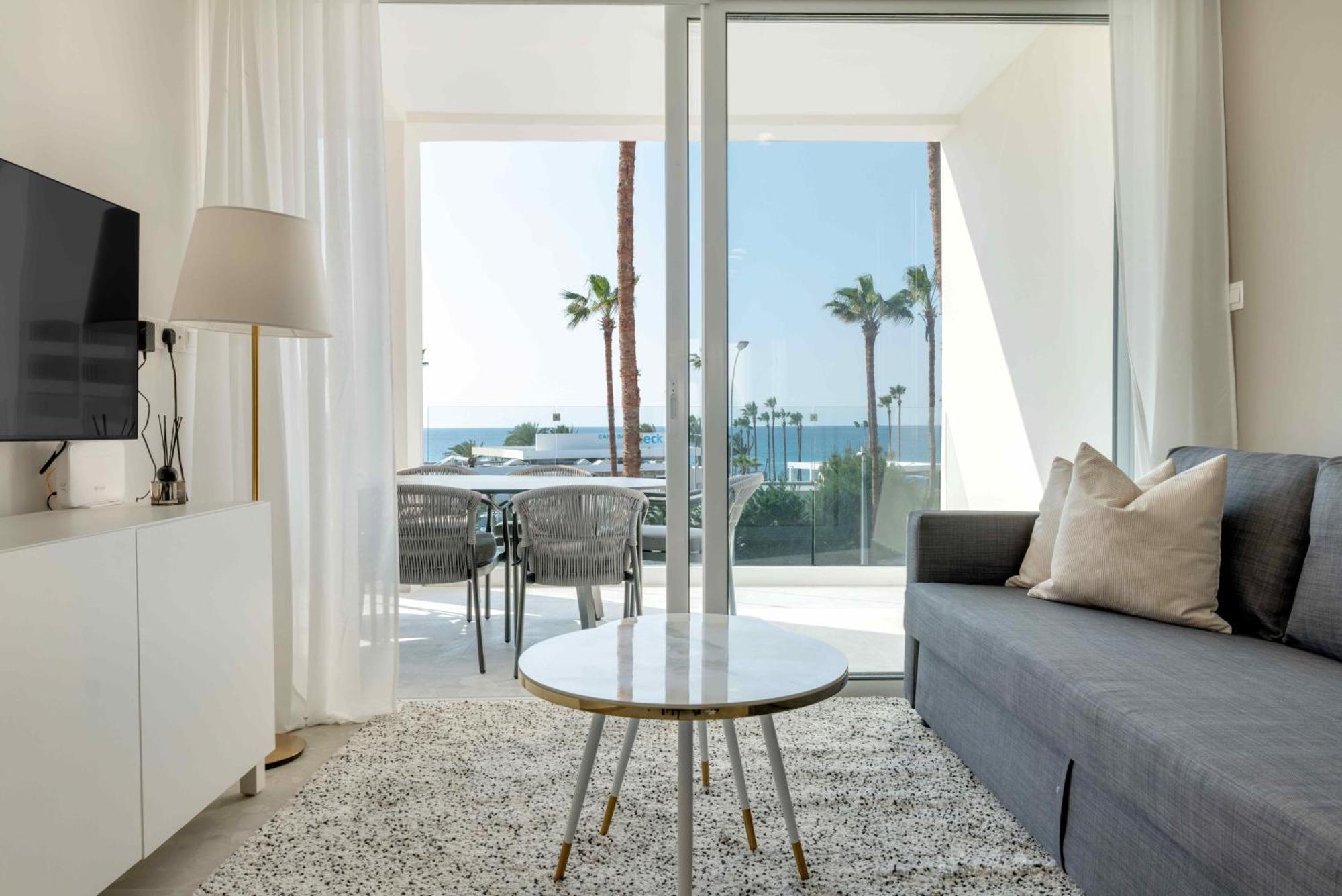 Phaedrus Living: Seaview Luxury Flat Limnaria 150 Apartment Paphos Exterior photo